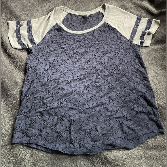 Torrid Short Sleeve Lace Football Tee Size 2x - Picture 2 of 8